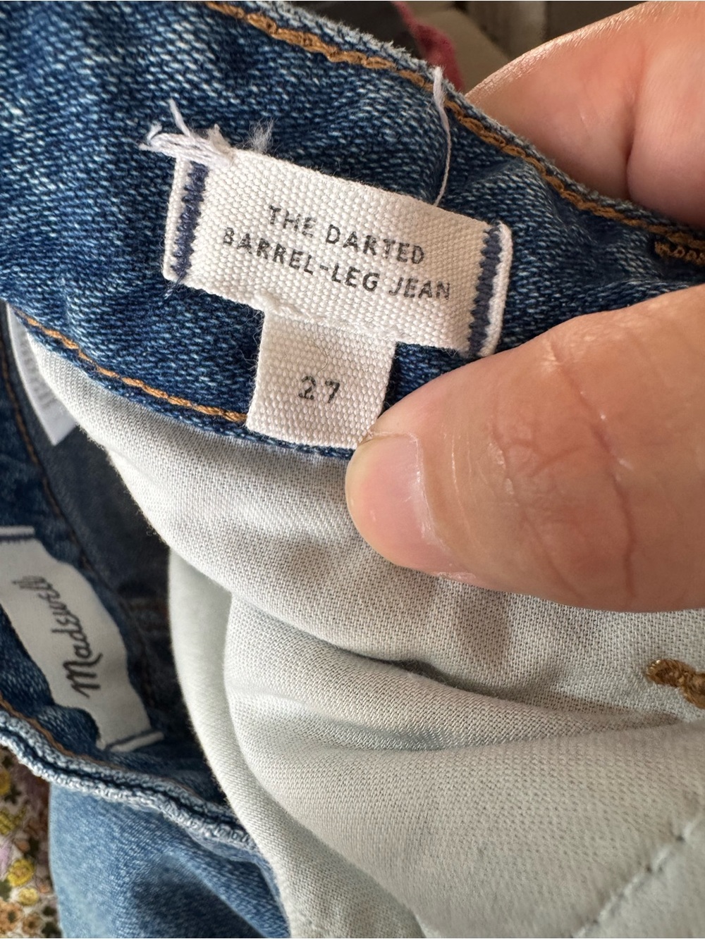 Madewell The Darted Barrel-Leg Jeans Size 27 - Picture 5 of 6